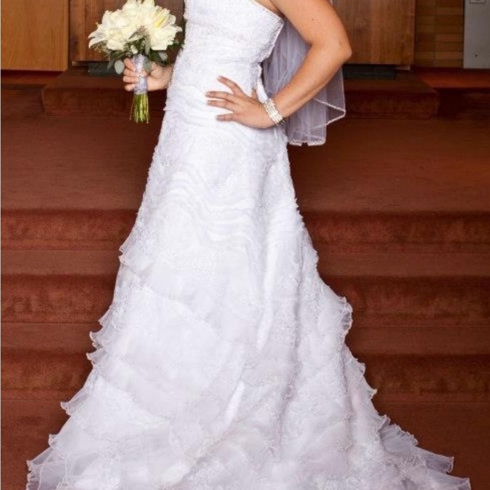 Oleg Cassini White Lace Wedding Dress